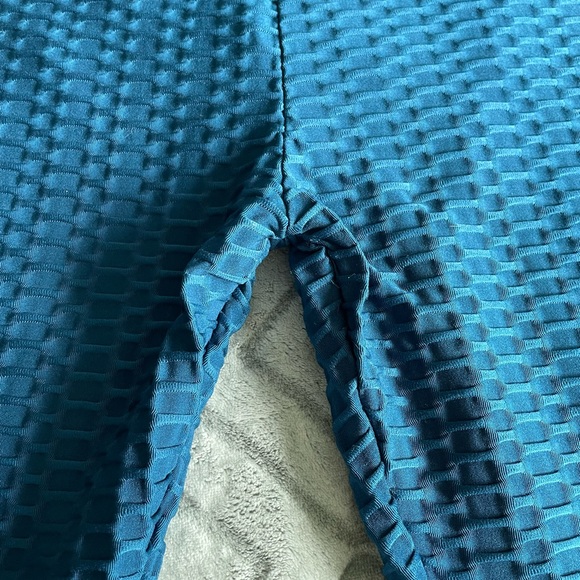 Booty Shaping Capri Length Leggings, Blue, Size XL - Picture 10 of 11